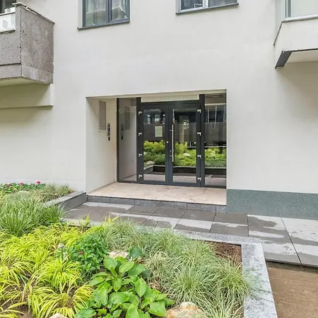 Appartamento Cozy Studio With Netflix And Private Parking Bucarest